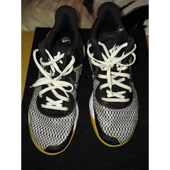 Nike Other - Nike Kd trey basketball size 9